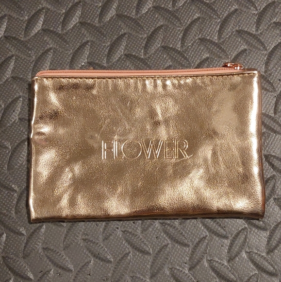 Flower bundle Blue Light Frames and cosmetic bag by Drew Barrymore - Picture 6 of 8